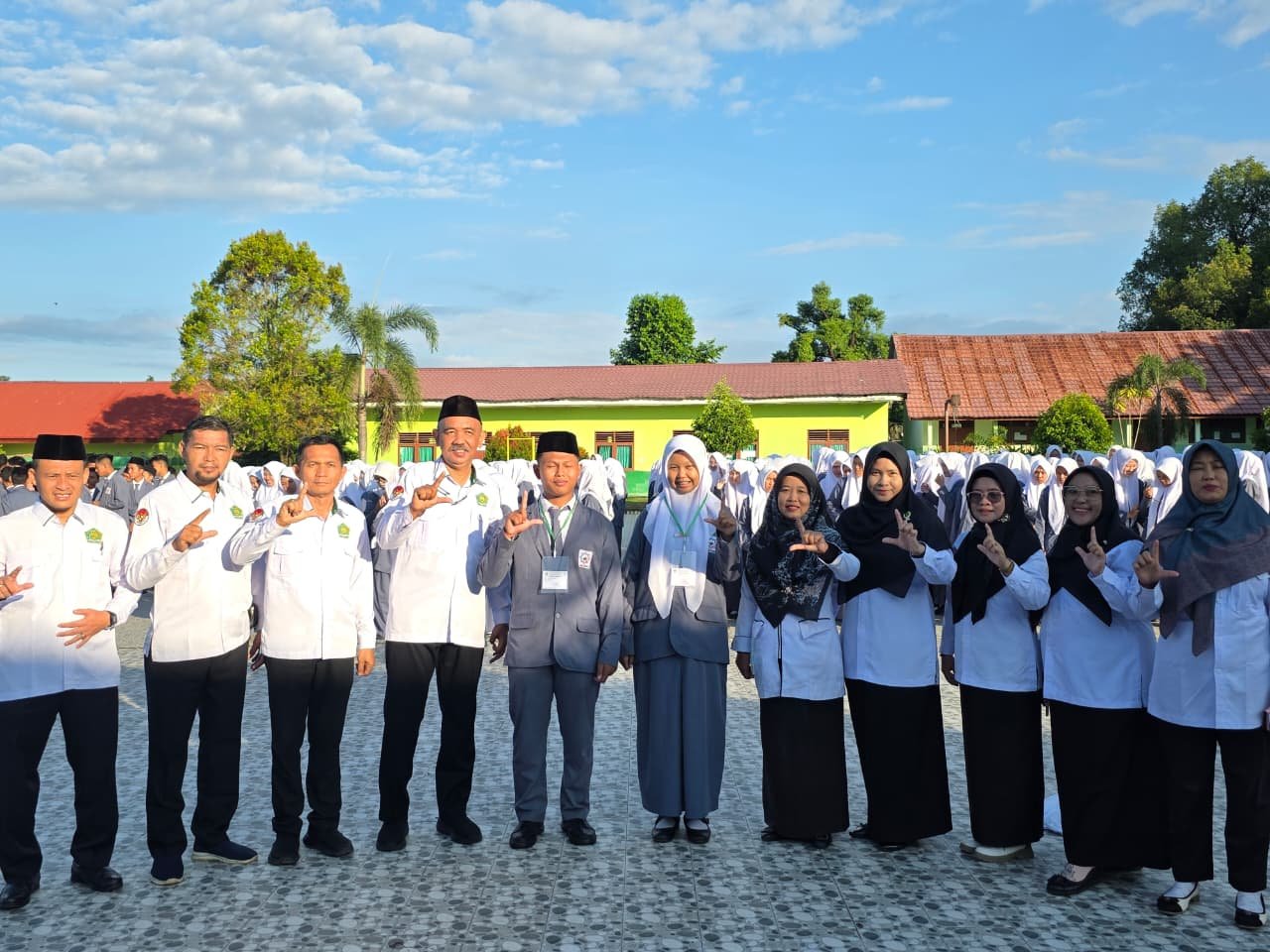 MAN 1 Lahat Gelar Upacara Pembukaan Asesmen Sumatif Berbasis Android
