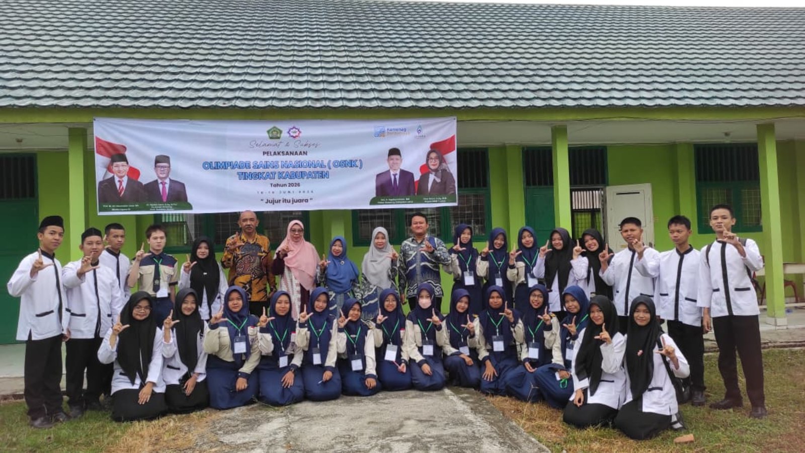Semangat Berkompetisi dan Berprestasi Warnai Pembukaan OSN Tingkat Kabupaten di MAN 1 Lahat